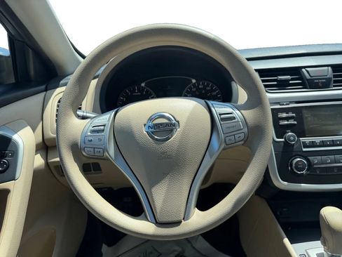 Used 2016 Nissan Altima 2.5 S w/ Power Driver Seat Package FWD image 13
