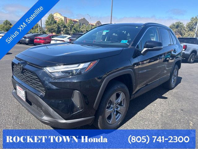 Used 2025 Toyota RAV4 XLE AWD/4WD image 1