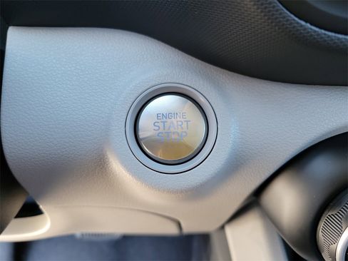 New 2025 Hyundai Venue SEL image 29