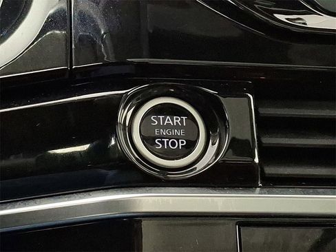 Used 2022 Nissan Pathfinder SV w/ SV Premium Package image 22