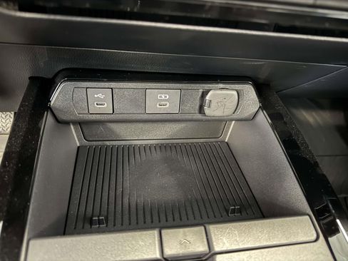 New 2026 Toyota Prius Plug-In Hybrid image 10