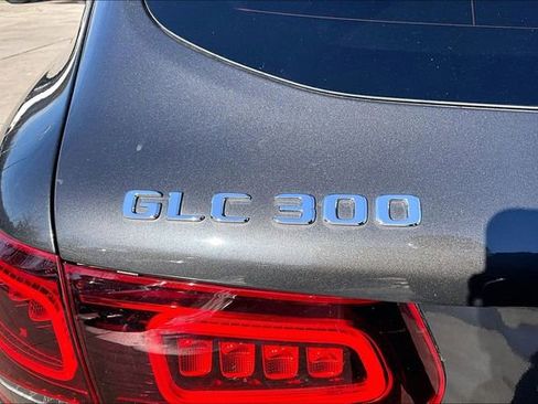 Used 2021 Mercedes-Benz GLC 300 GLC 300 image 21
