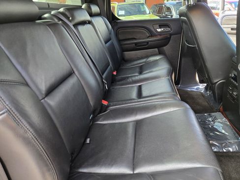 Used 2007 Cadillac Escalade EXT w/ Information Package image 21