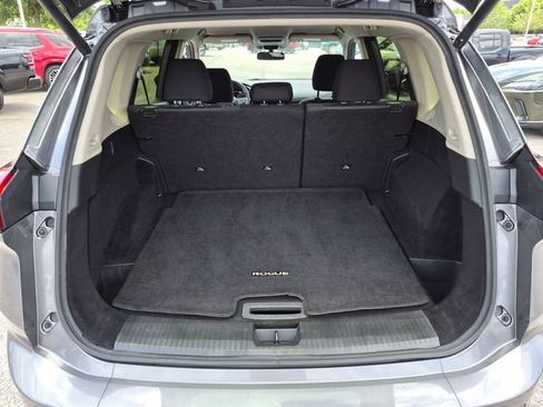 Used 2024 Nissan Rogue SV FWD image 27