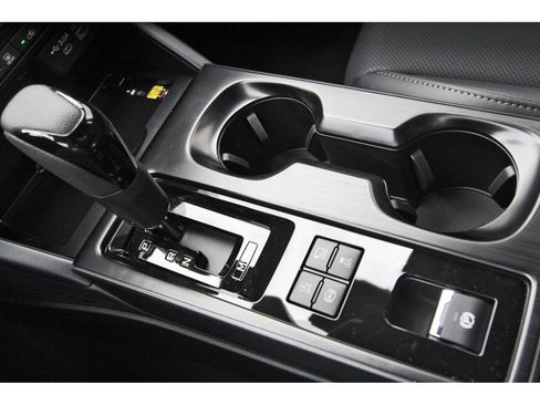 New 2026 Subaru Outback Limited XT AWD/4WD image 21