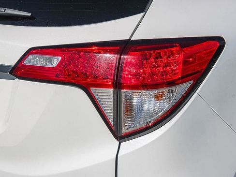 Used 2019 Honda HR-V EX-L image 10