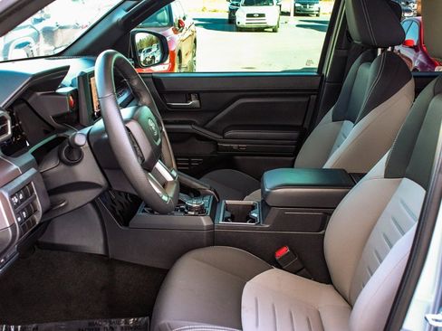 Used 2024 Toyota Tacoma TRD Off-Road image 29