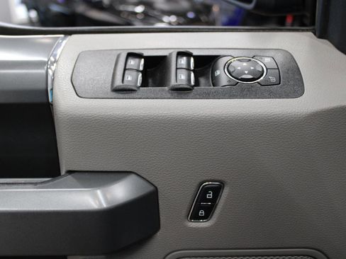 Used 2018 Ford F150 XLT w/ XTR Package image 16