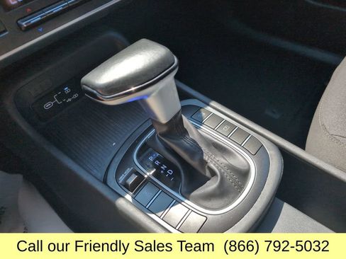 Used 2025 Hyundai Kona SEL AWD/4WD image 22