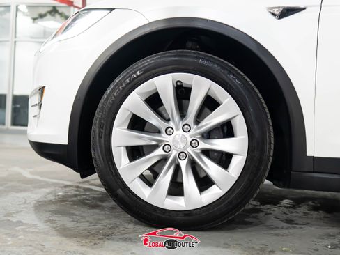Used 2017 Tesla Model X 100D image 9