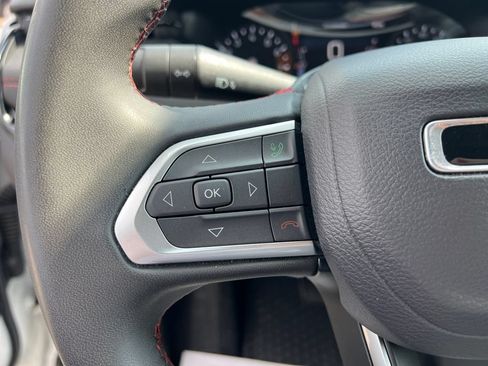 Used 2025 Jeep Compass Trailhawk AWD/4WD image 15