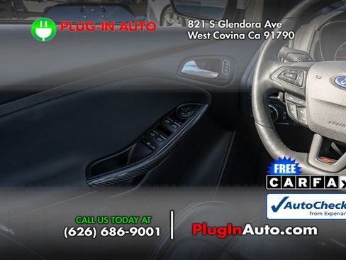 Used 2018 Ford Focus ST w/ Equipment Group 402A image 18