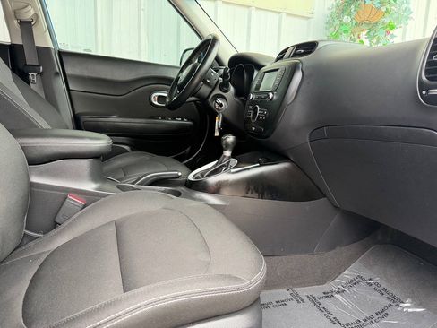 Used 2017 Kia Soul + w/ Designer's Package FWD image 14