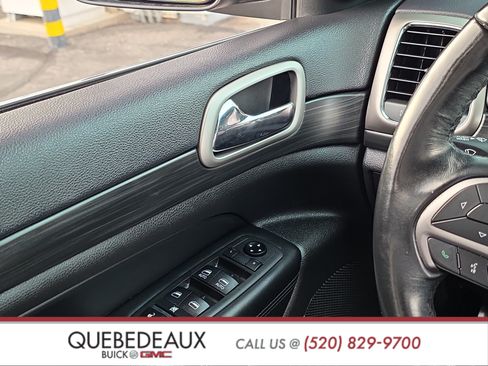 Used 2020 Jeep Grand Cherokee Laredo RWD image 21