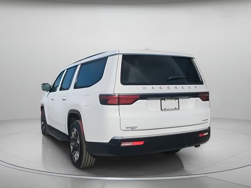 Used 2023 Jeep Wagoneer L Series III w/ Preferred Equipment Group image 22