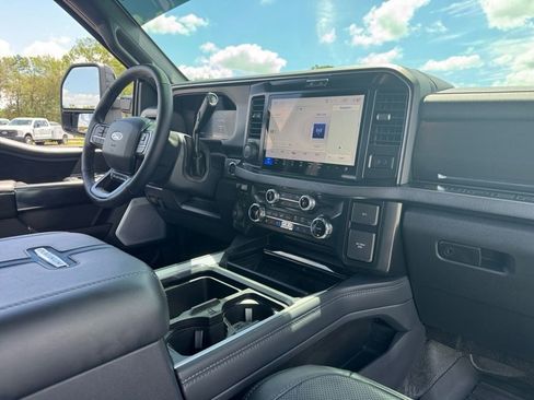 Used 2026 Ford F250 Platinum AWD/4WD image 17