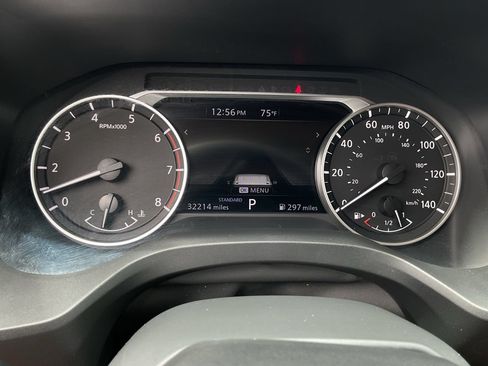 Used 2025 Nissan Rogue SV FWD image 31