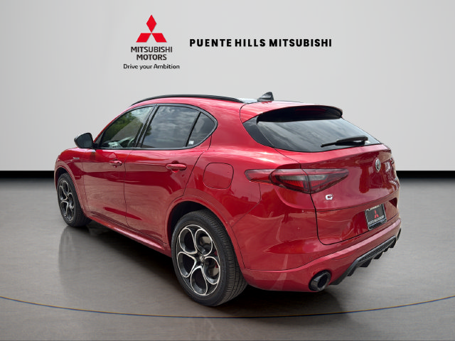 Used 2023 Alfa Romeo Stelvio Veloce AWD/4WD image 7