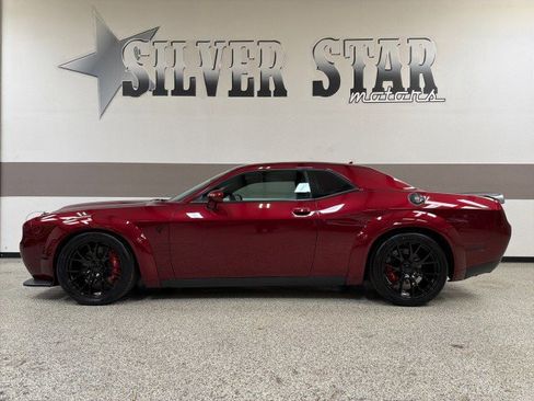 Used 2018 Dodge Challenger SRT Hellcat image 1