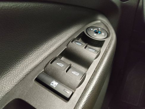 Used 2016 Ford Escape SE w/ SE Chrome Package image 24