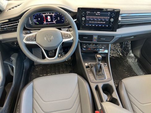 New 2025 Volkswagen Jetta SEL image 12