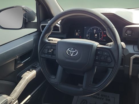 Used 2025 Toyota Tacoma SR AWD/4WD image 12