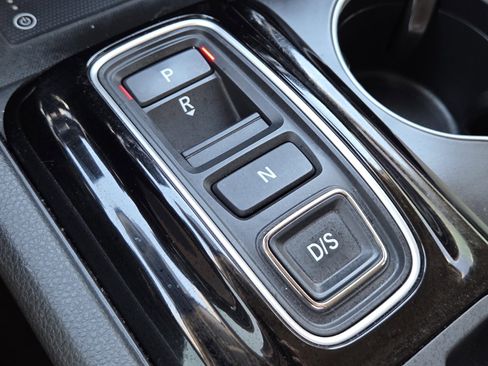 Used 2023 Honda Pilot Touring image 32
