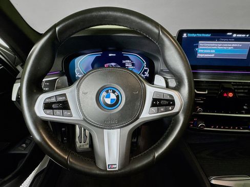 Used 2023 BMW 530e w/ M Sport Package image 11