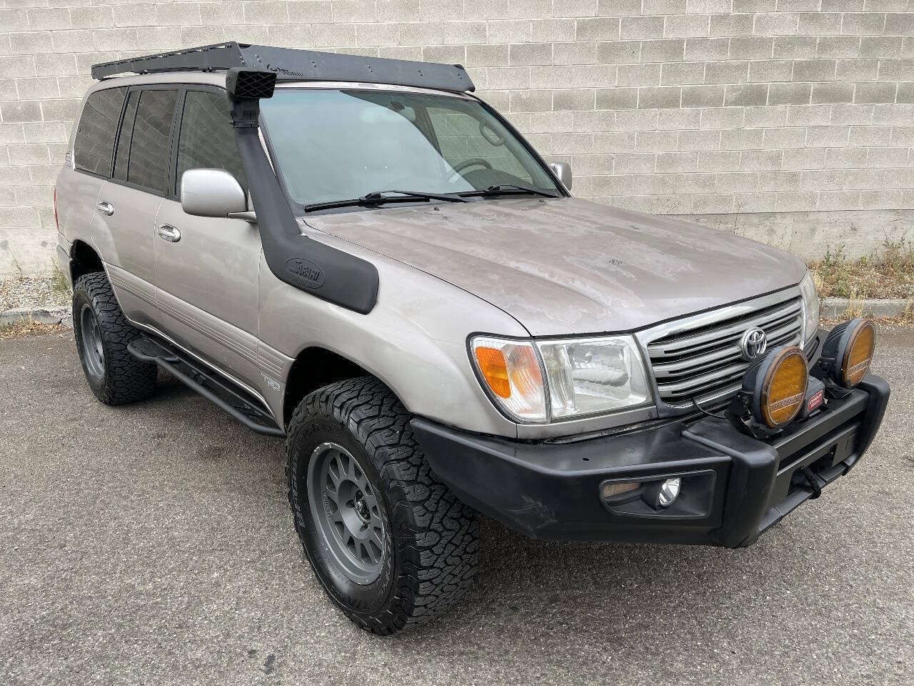 Used 2004 Toyota Land Cruiser w/ Convenience Pkg AWD/4WD image 3