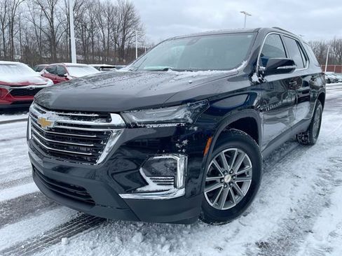 Certified 2023 Chevrolet Traverse LT w/ Rear Camera Mirror Package image 1