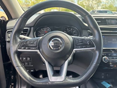Used 2017 Nissan Rogue SV w/ SV Premium Package AWD/4WD image 19