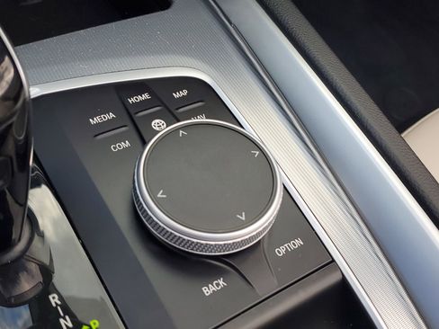 Used 2024 BMW Z4 M40i w/ Premium Package image 29