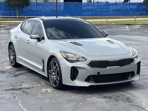 Used 2022 Kia Stinger GT1 RWD image 3