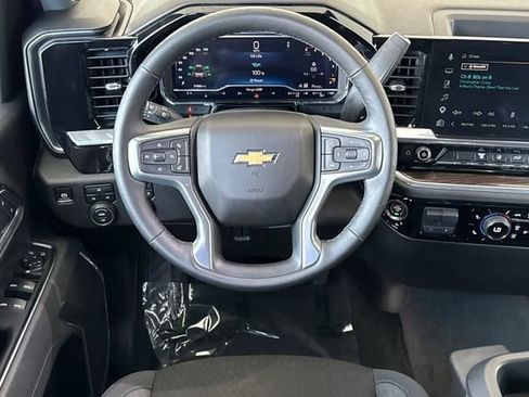 Used 2025 Chevrolet Silverado 2500 LT w/ Convenience Package AWD/4WD image 16