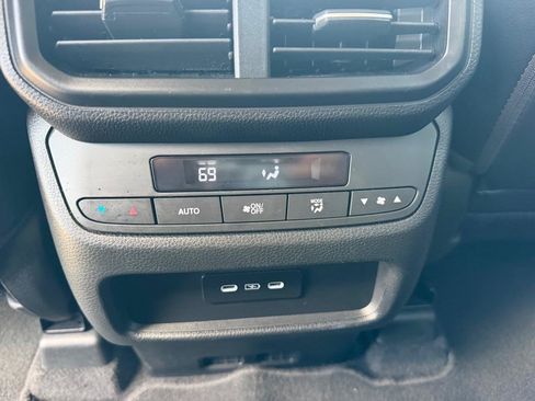 Used 2025 Honda Pilot EX-L image 33