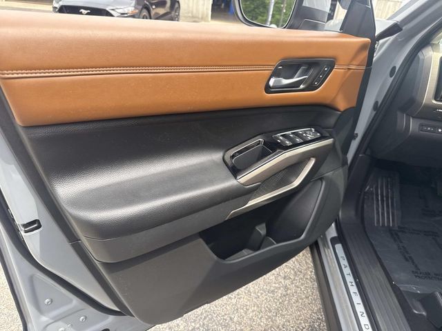 Used 2024 Nissan Pathfinder Platinum w/ Cargo Package AWD/4WD image 20