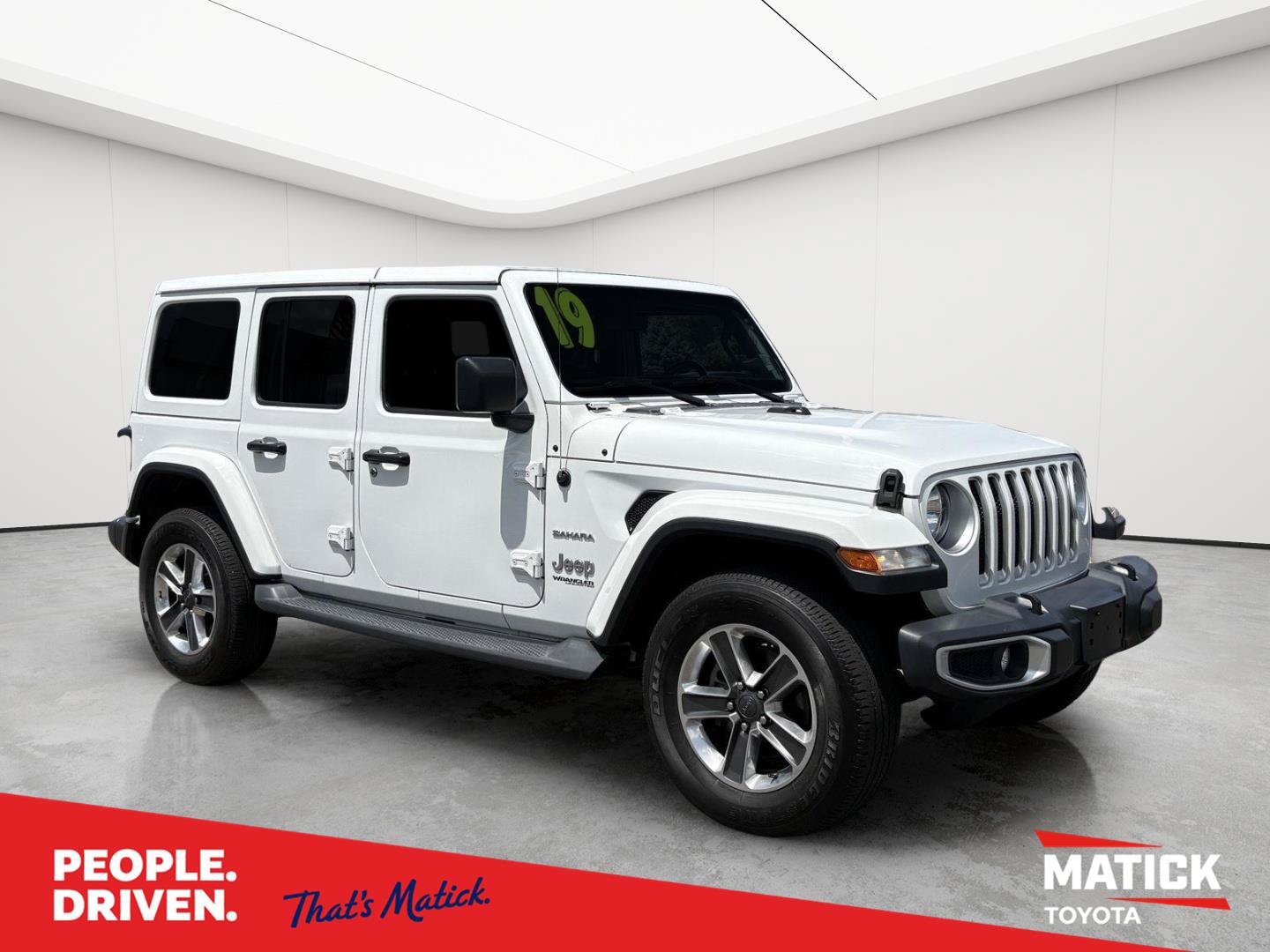 Used 2019 Jeep Wrangler Unlimited Sahara w/ Uconnect 4C Nav & Sound Group AWD/4WD image 1