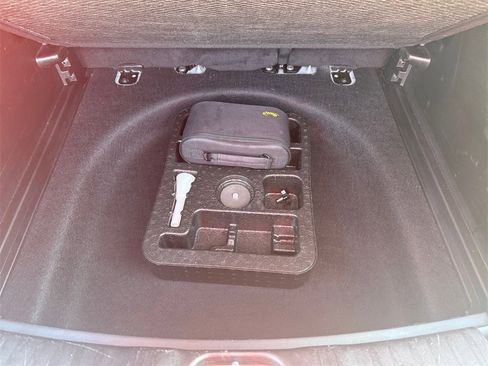 Certified 2024 Jeep Compass Latitude image 31