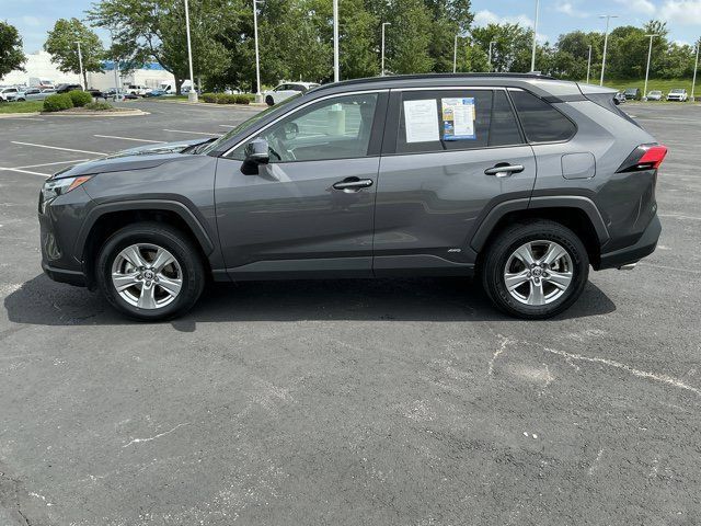 Used 2024 Toyota RAV4 LE AWD/4WD image 9