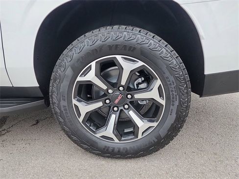 New 2026 GMC Yukon XL AT4 image 29
