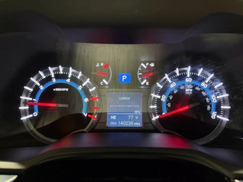 Used 2018 Toyota 4Runner Limited AWD/4WD image 15