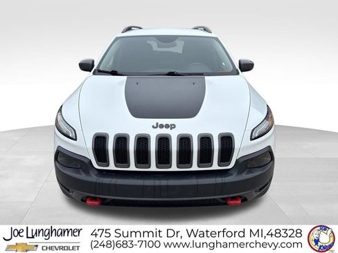 Used 2016 Jeep Cherokee Trailhawk w/ Comfort/Convenience Group AWD/4WD image 9