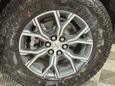 New 2026 GMC Acadia AT4 image 24