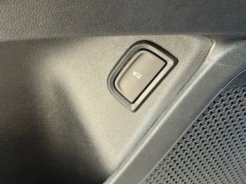 New 2025 Chevrolet Blazer EV LT image 28