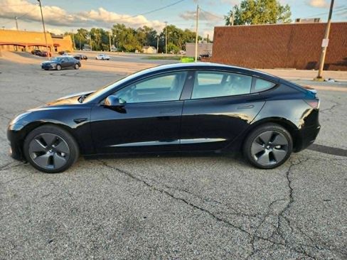 Used 2022 Tesla Model 3 RWD image 7