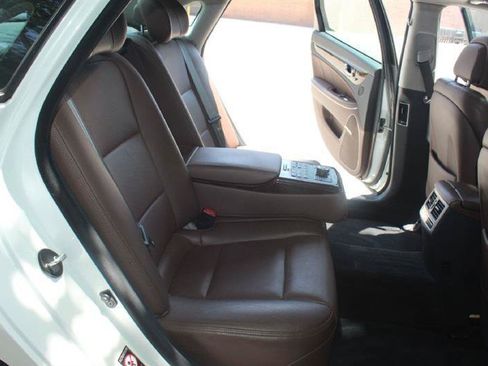 Used 2014 Hyundai Equus Signature RWD image 8