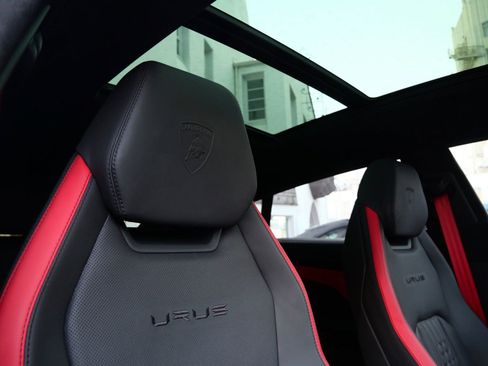 Used 2023 Lamborghini Urus S image 29