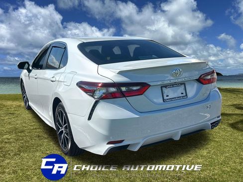 Used 2023 Toyota Camry SE image 5
