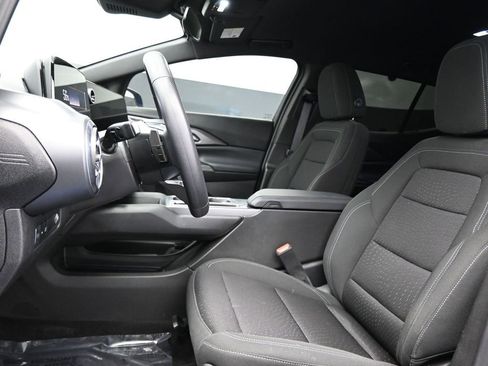 Used 2025 Chevrolet Equinox EV LT image 17