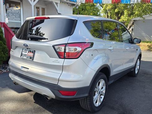 Used 2017 Ford Escape SE FWD image 5